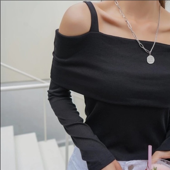 Cold Shoulder Long Sleeve Top - Picture 5 of 10